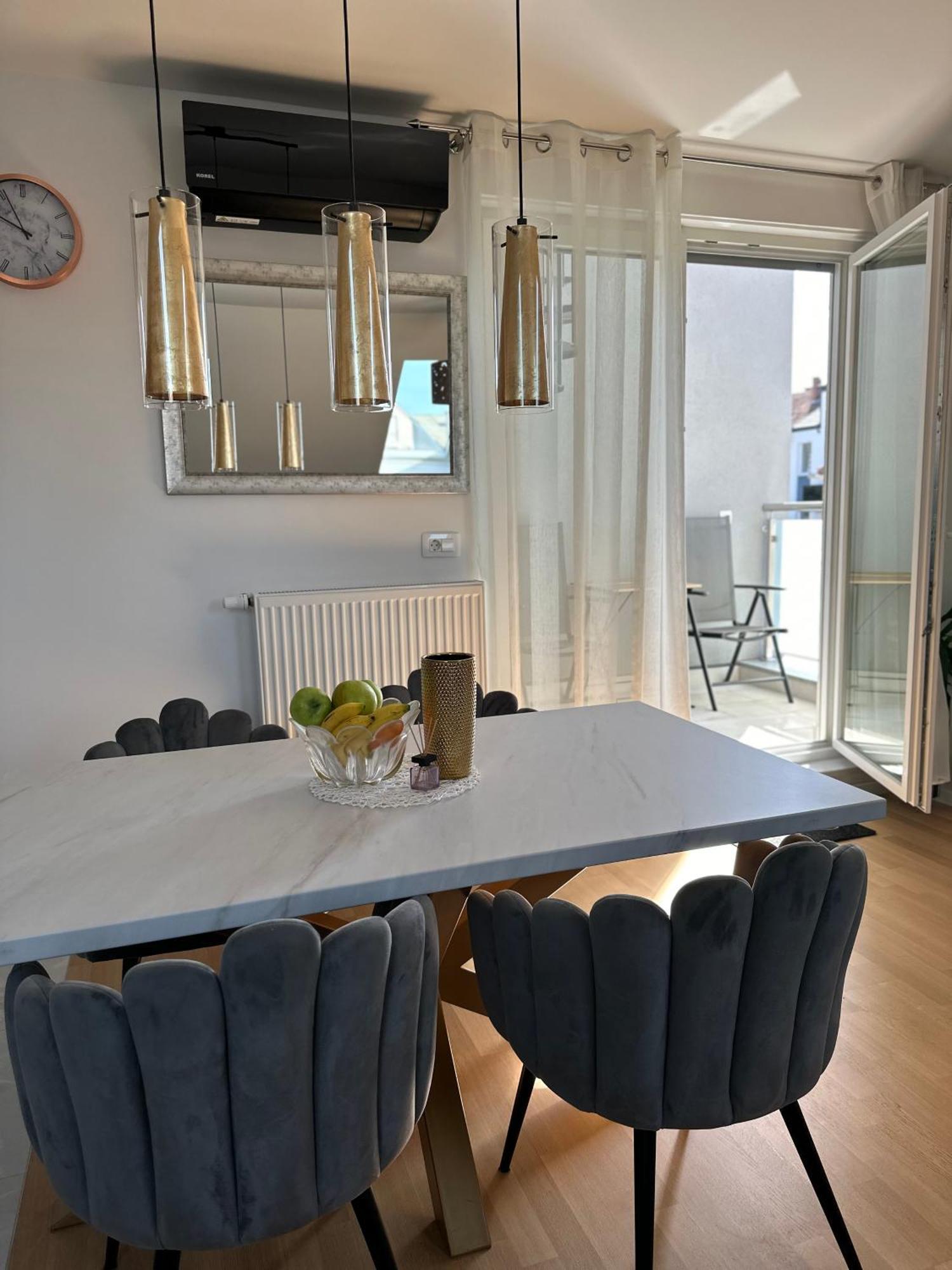 Apartman “Manhattan” Križevci エクステリア 写真